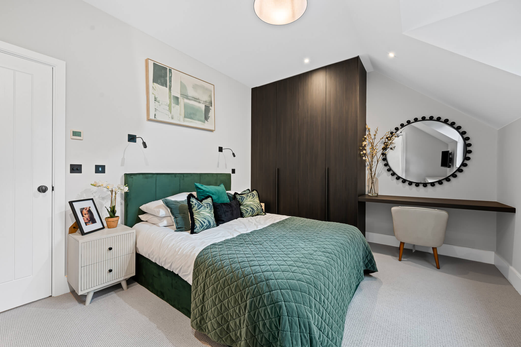 Modern Bedroom with Built-In Wardrobe – Abbotswood Place, Streatham Croydon at Haus Properties